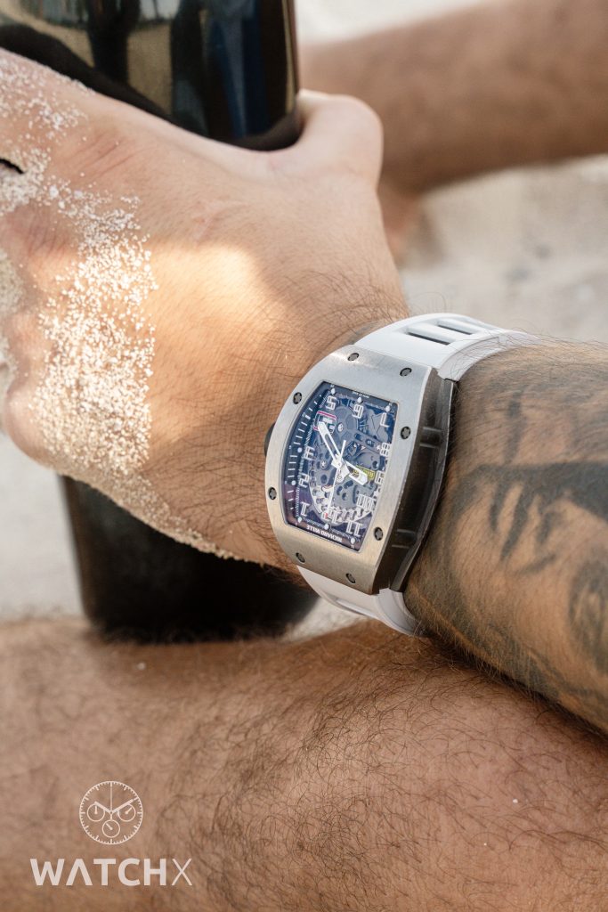 Pros and Cons of Buying Watches Online and In-Store